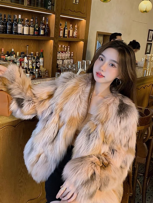 杂款女装皮草外套有货处理全清价17元一件.可分货，