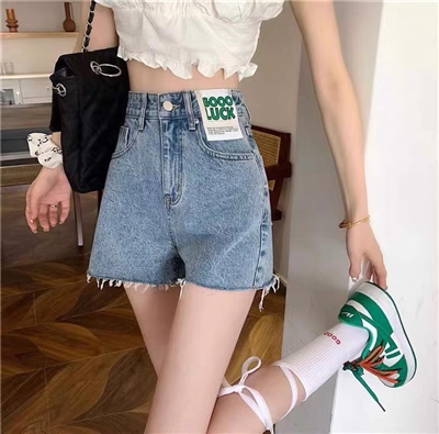 女装杂款牛仔短裤量大从优