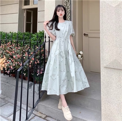 杂款女装连衣裙款式货源多多批发价11元一件，适合各大卖场，联系微信扫一扫图片二维码
